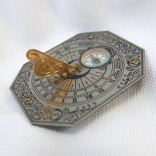 Francis Barker Pocket Sundial Compass c.1932